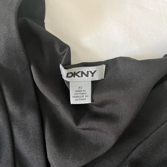 DKNY Cape Shell - Picture 2 of 6